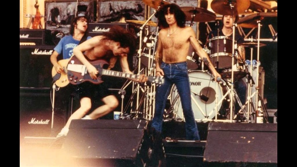 AC/DC performace em 1979