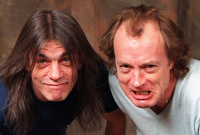 Duplas do rock Angus Young e Malcolm Young Rock na Veia