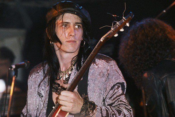 nome-verdadeiro-izzy-stradlin-rock-cabeca