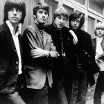 ENGLAND - CIRCA 1965: Rock Group "The Yardbirds" pose for a promotional photo in England circa 1965. Left to right: Jeff Beck, Chris Dreja, Jim McCarty, Jimmy Page and Keith Relf. (Photo by Michael Ochs Archives/Getty Images)