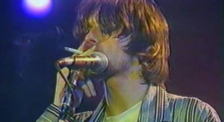 kurt-cobain-fumando-na-apresentao-da-banda-no-hollywood-rock-1993-rio-de-janeiro