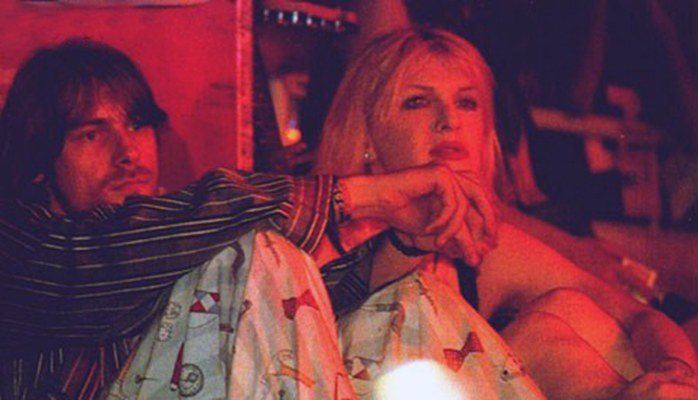 kurt-courtney-no-back-stage-do-show-do-l7-no-hollywood-rock-1993-rio-de-janeiro