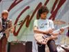 slash-tocando-em-um-festival-de-escola-em-1982